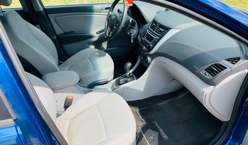 
								2015 HYUNDAI ACCENT full									