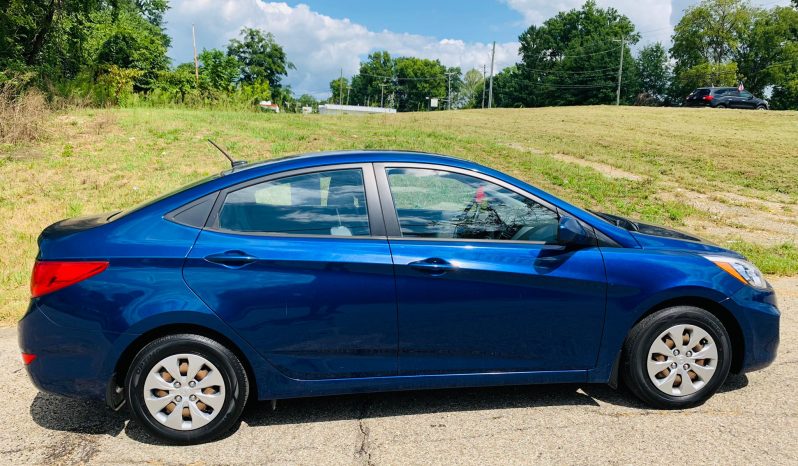 
								2015 HYUNDAI ACCENT full									